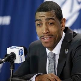 UConn Basketball Coach Kevin Ollie Speaks at Middlesex Chamber of Commerce