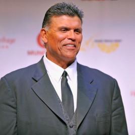 Hall of Fame Offensive Lineman Anthony Munoz Headlines LSU Coaching Clinic