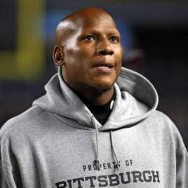 Pittsburgh Steelers Linebacker Ryan Shazier Keynotes Best of Varsity Cup Awards Dinner in June