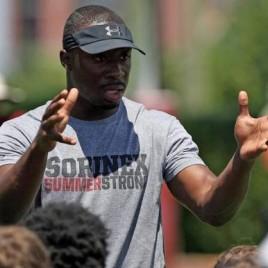 Former South Carolina Star Marcus Lattimore Speaks at Easter Sunrise Service