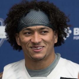 New York Giants Tight End Evan Engram Holds Autograph Signing
