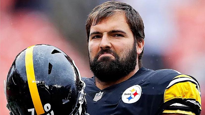 Heroic Former NFL Player Alejandro Villanueva Talks Leadership at West Point