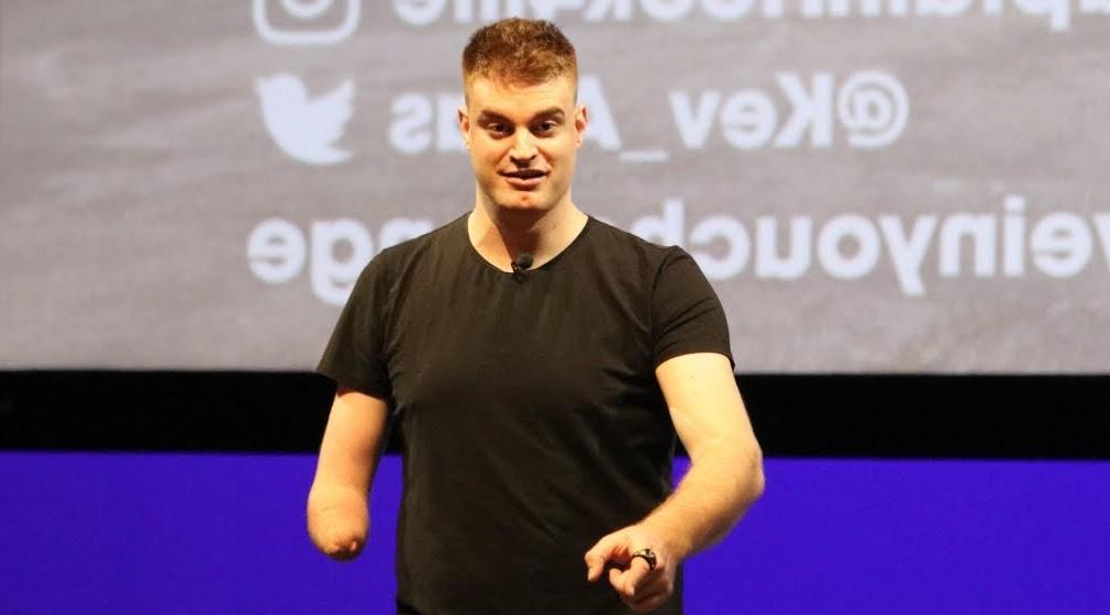 One-Armed Basketball Player Kevin Atlas Keynotes School Event