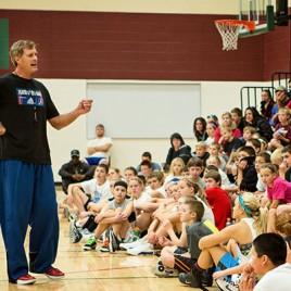 Former Duke Star Christian Laettner Speaks to St. Xavier Students