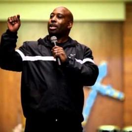Retired Harlem Globetrotter Melvin Adams Speaks at Goliad Elementary School