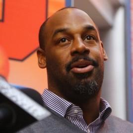 Donovan McNabb Makes Syracuse Return as Insurance Trade Show Keynote Speaker