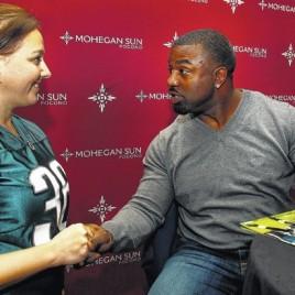 Former NFL Running Back Brian Westbrook Appears at Autograph Signing