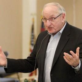 Legendary Georgia Coach Vince Dooley Speaks with his Wife at the Aging By Design Summit and Expo