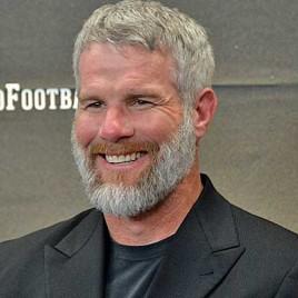 Green Bay Packers Legend Brett Favre Holds Wisconsin Autograph Signing Friday