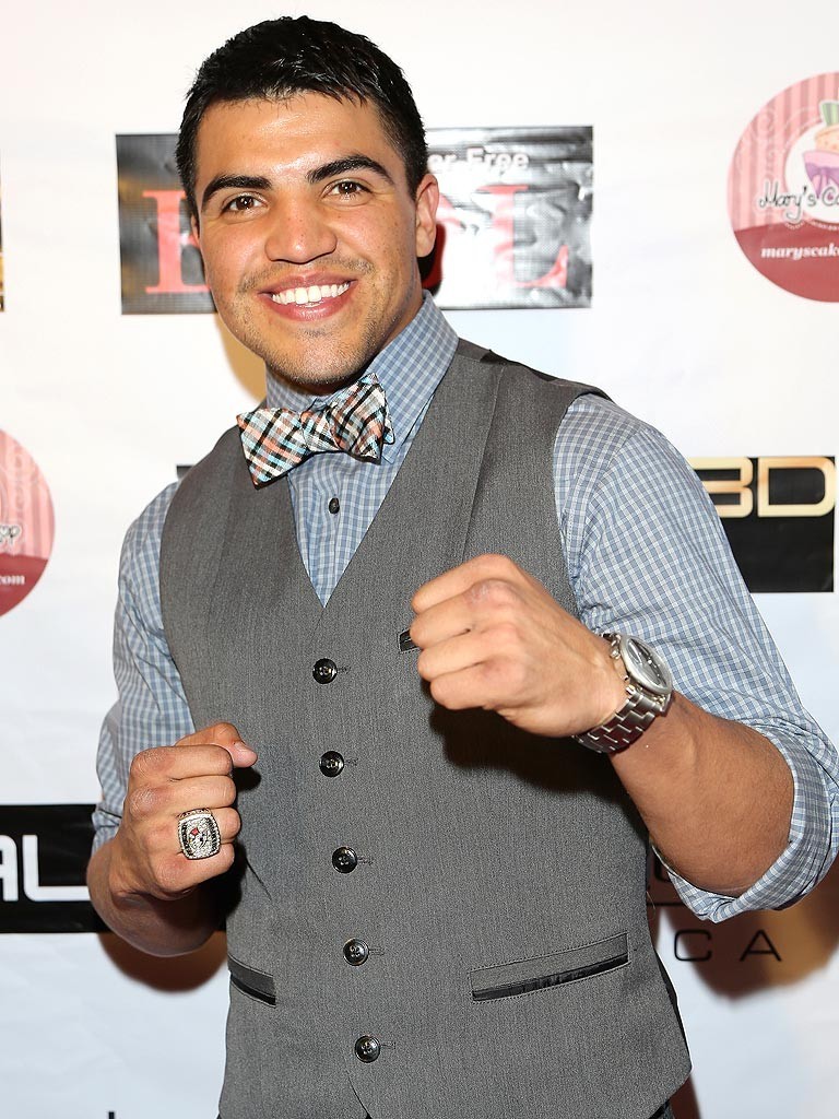 Victor Ortiz - Professional Sports Motivational Speaker