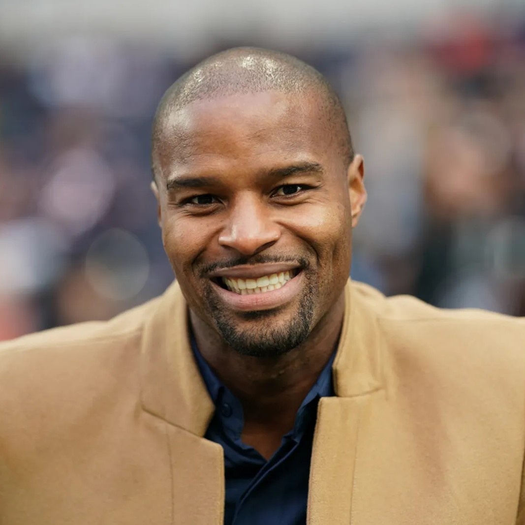 Osi Umenyiora - Motivational Sports Speaker