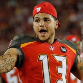 Tampa Bay Buccaneers Wide Receiver Mike Evans Hosts Camp in Hometown