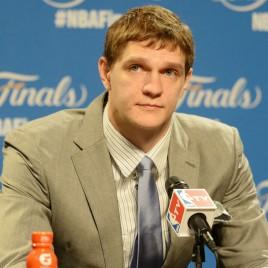 Former Cavaliers Center Timofey Mozgov Holds Cleveland-Area Autograph Signing