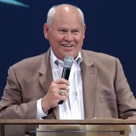 Former Tennessee Head Coach Phillip Fulmer Speaks at Holston House Dinner