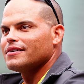 Former Texas Rangers Great Ivan Rodriguez Holds Camp in Fort Worth This Weekend