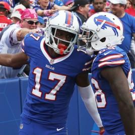 NFL Wide Receiver Justin Hunter Makes Appearance at Scholarship Dinner in Virginia Beach