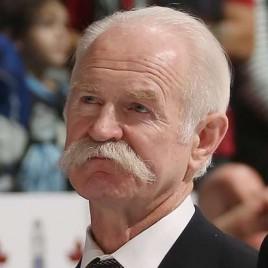 Hockey Hall of Famer Lanny McDonald Speaks at Neepawa Sports Dinner
