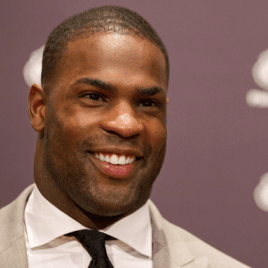 NFL Rushing Champ DeMarco Murray Receives Award in Rochester Monday Night