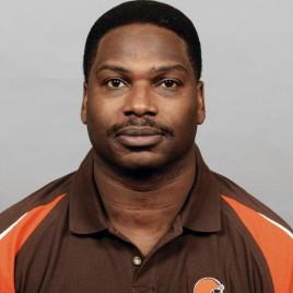 Former NFL Player Maurice Carthon Speaks at Youth Camp