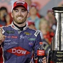 NASCAR Driver Austin Dillon Speaks at Foundation Dinner