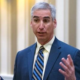 Former NFL Quarterback Oliver Luck Speaks at Marshall County Chamber of Commerce Annual Dinner