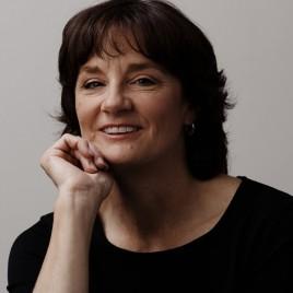 Olympic Speed Skating Legend Bonnie Blair Speaks at Women of Influence Symposium