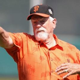 Hall of Famer Gaylord Perry Speaks at Nashville Baseball Old Timers Association Banquet in January