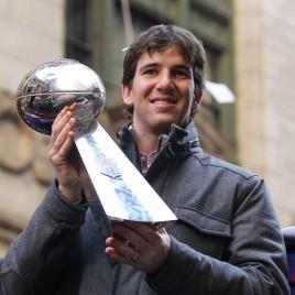 New York Giants Quarterback Eli Manning Holds Autograph Signing Tuesday