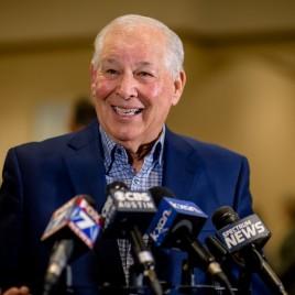 Legendary College Baseball Coach Augie Garrido Speaks at Tennessee Volunteers First Pitch Banquet