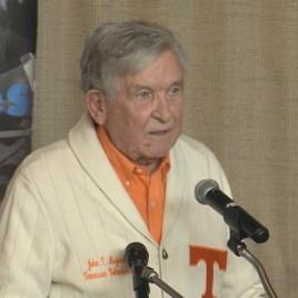 College Football Hall of Famer Johnny Majors To Speak at Past Monarch's Smoker