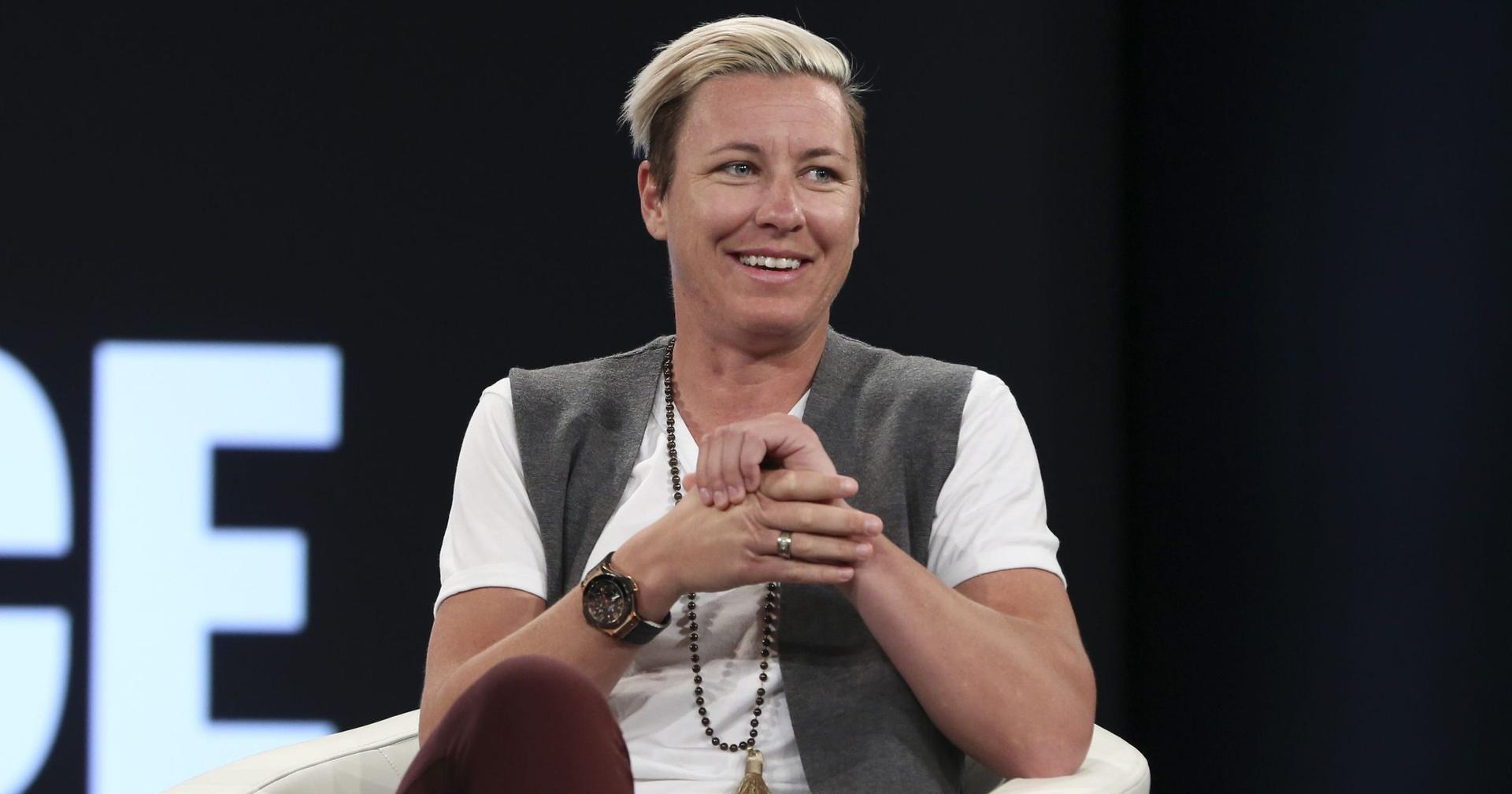 Soccer Icon Abby Wambach Speaks to Crowd of Over 1,000 at Power of the Purse Event