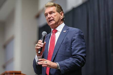 NFL Great Joe Theismann Speaks About Community Involvement at Benefit Dinner