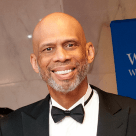 Kareem Abdul-Jabbar Speaks About Being Muslim with Northwestern Students