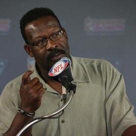 Hall of Famer Andre Tippett Speaks to Massachusetts High School State Championship Teams