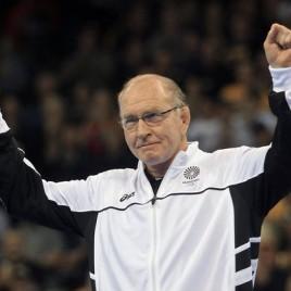 Wrestling Legend Dan Gable Attends Autograph Signing at Battle of Waterloo this January