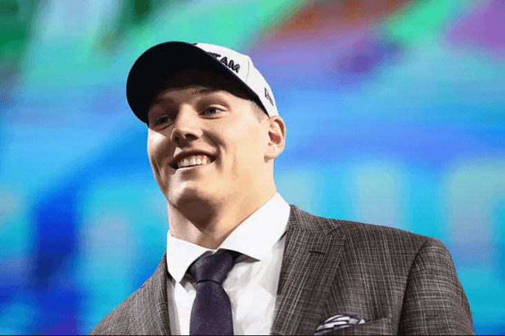 Leighton Vander Esch - Professional Sports Motivational Speaker