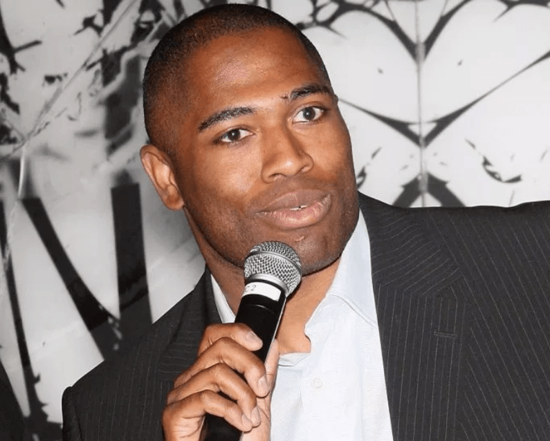 Shaun Alexander - Motivational Sports Speaker