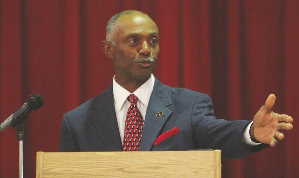 Tyrone Willingham - Professional Sports Motivational Speaker