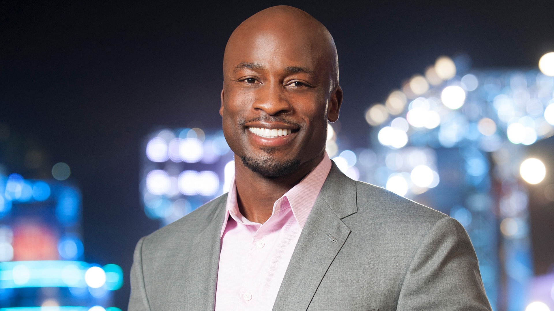 Akbar Gbaja-Biamila - Motivational Sports Speaker