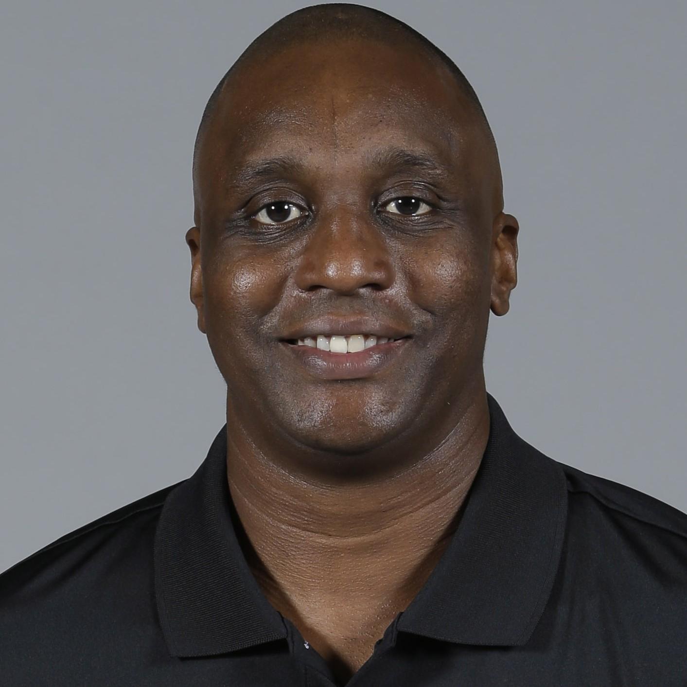 Dee Brown - Professional Sports Motivational Speaker