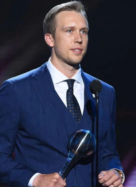 Nick Foles - athletespeakers