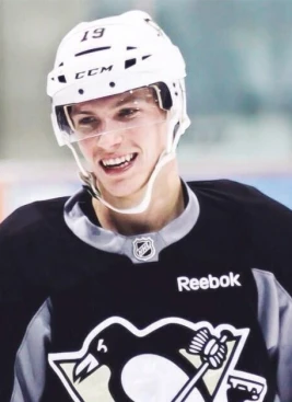 Beau Bennett (Pittsburgh Penguins)  Hot hockey players, Hockey players,  Olympic hockey