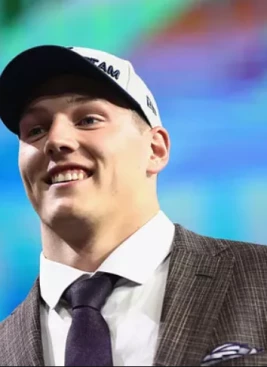 Leighton Vander Esch - athletespeakers