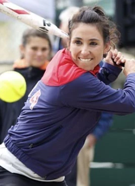 Vicky Galindo - athletespeakers