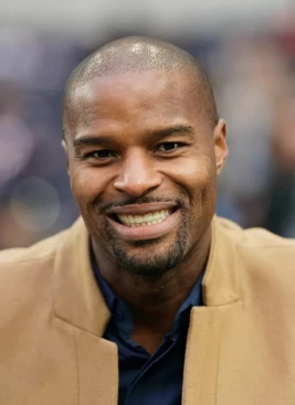 Osi Umenyiora - athletespeakers