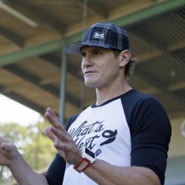 Former Major League Outfielder Eric Byrnes Speaks at Taft College