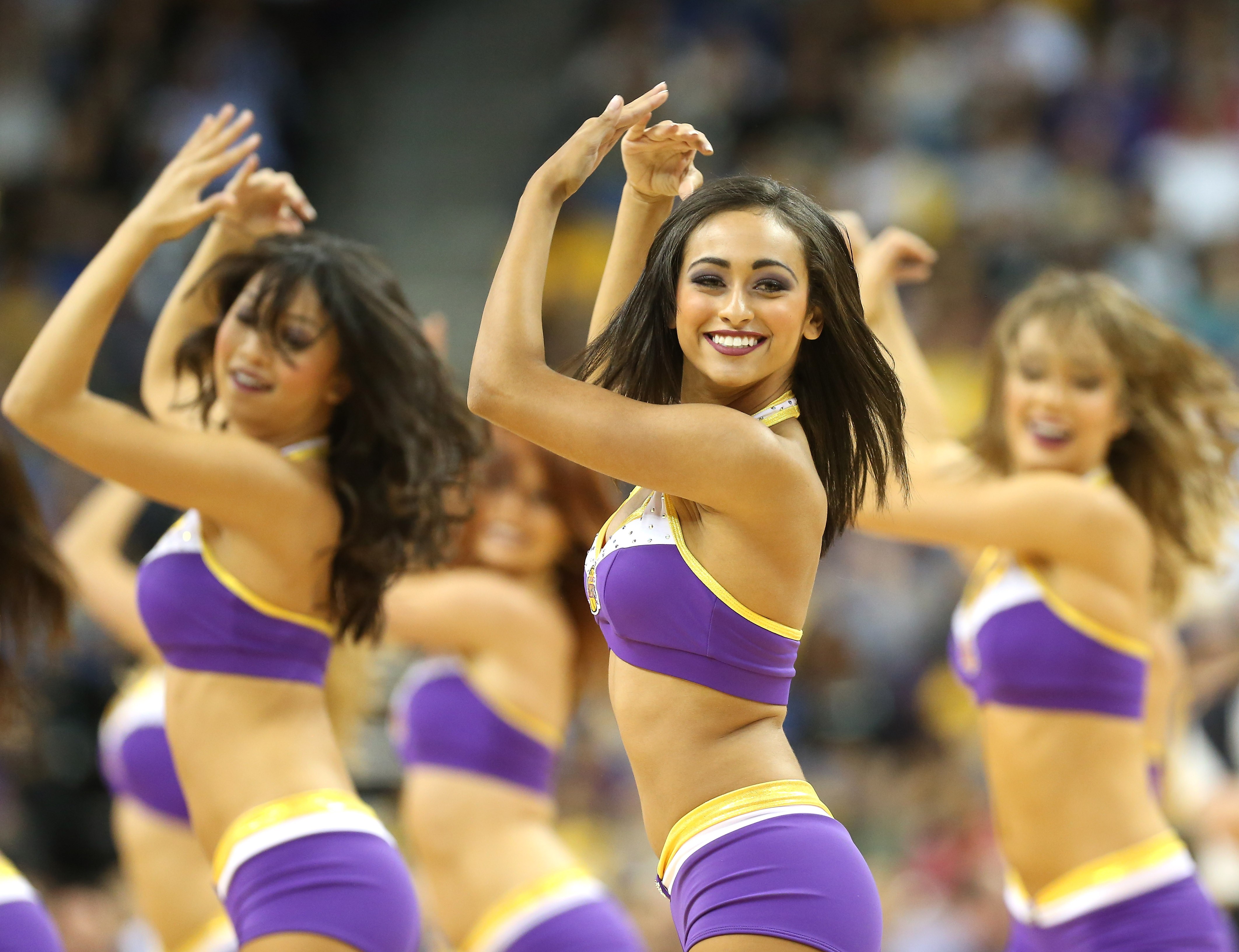 Lakers cheer
